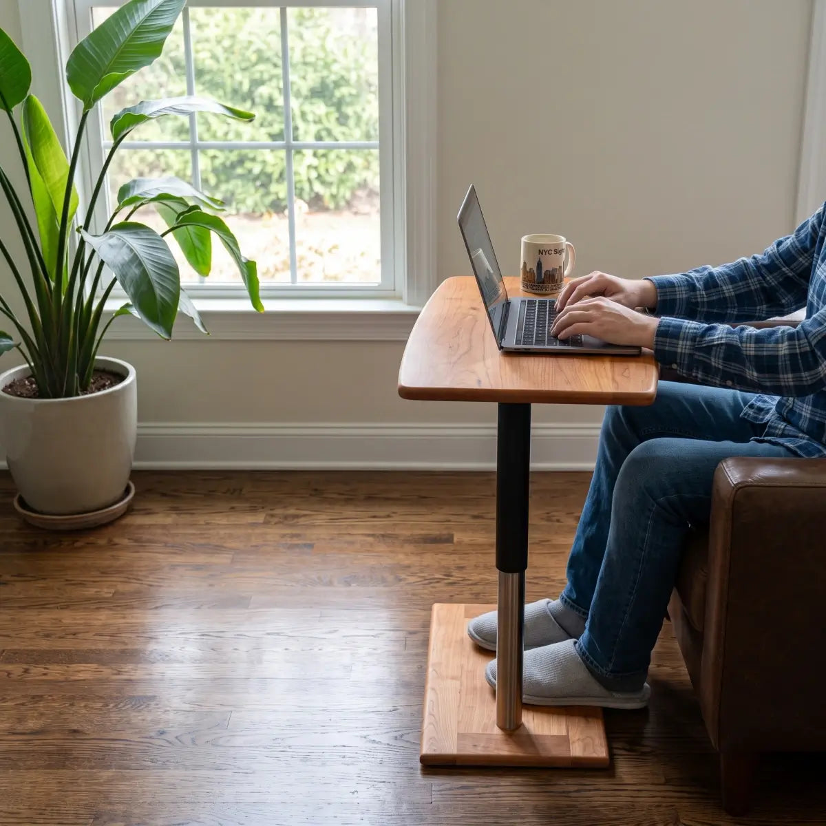 Height adjustable laptop table with natural solid wood tabletop